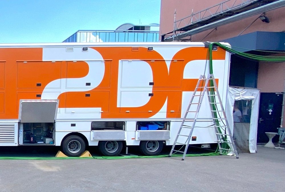 x1000w-ZDF truck – Jul24